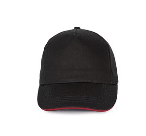 K-up KP130 - GORRA CON SANDWICH CONTRASTADO - 5 PANELES Negro / Rojo