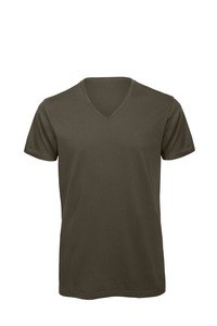 B&C CGTM044 - Camiseta de hombre Organic Inspire con cuello de pico Caqui