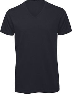 B&C CGTM044 - Camiseta de hombre Organic Inspire con cuello de pico Azul marino